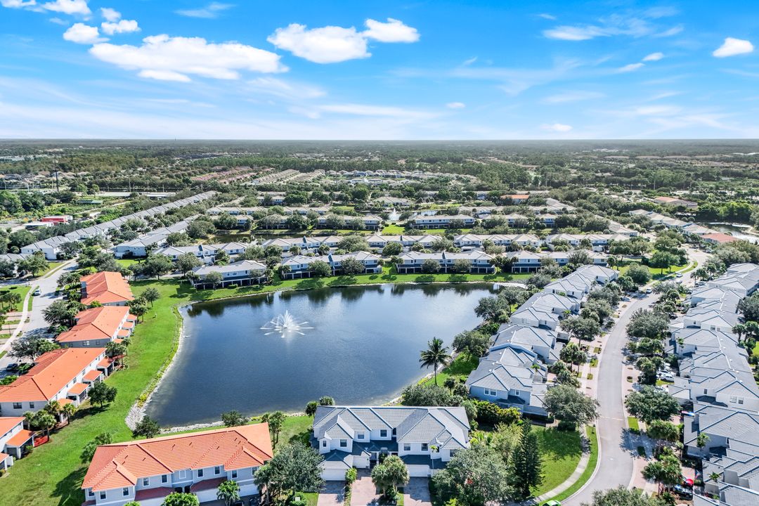 15239 Summit Pl Cir, Naples, FL 34119