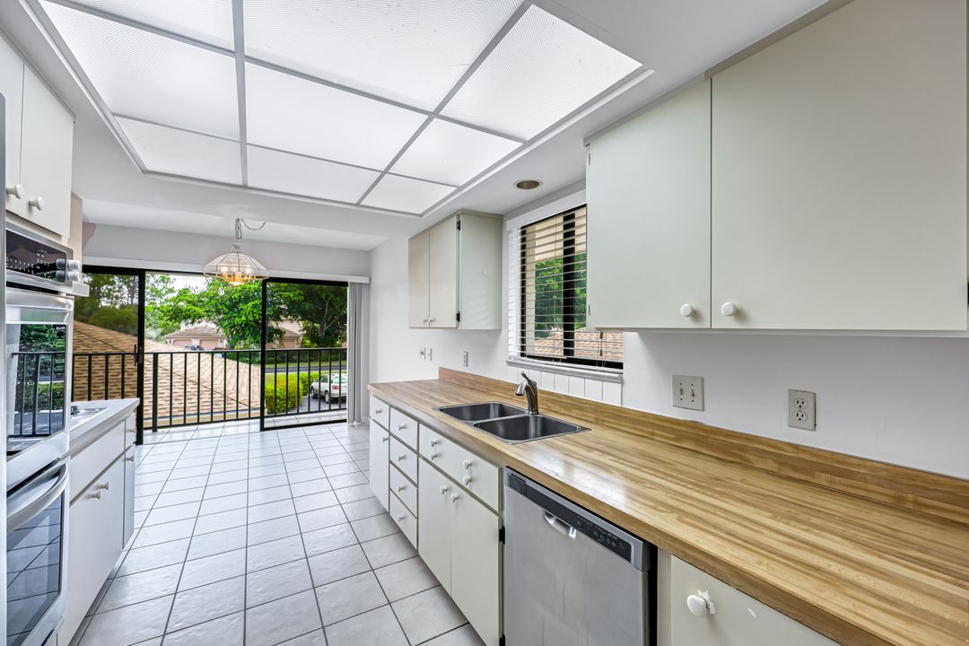 537 Lake Louise Cir #203, Naples, FL 34110