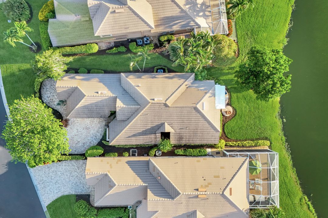 10366 Quail Crown Dr, Naples, FL 34119