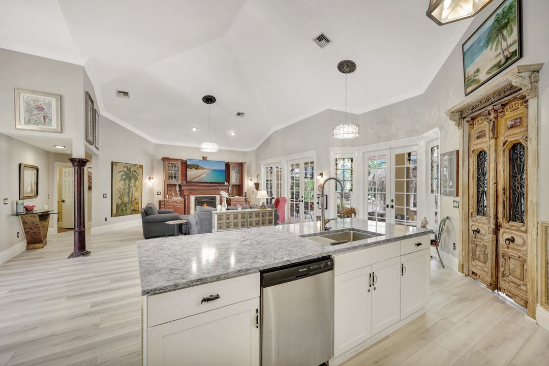 1904 Bethany Pl, Naples, FL 34109