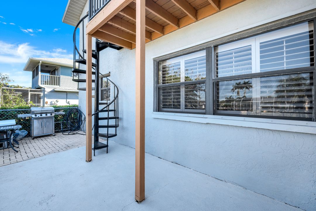 2215 SE 15th St, Cape Coral, FL 33990