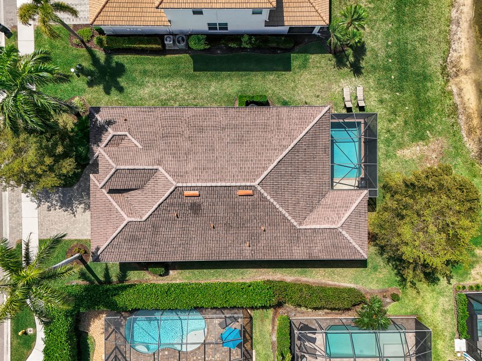 1685 Serrano Cir, Naples, FL 34105