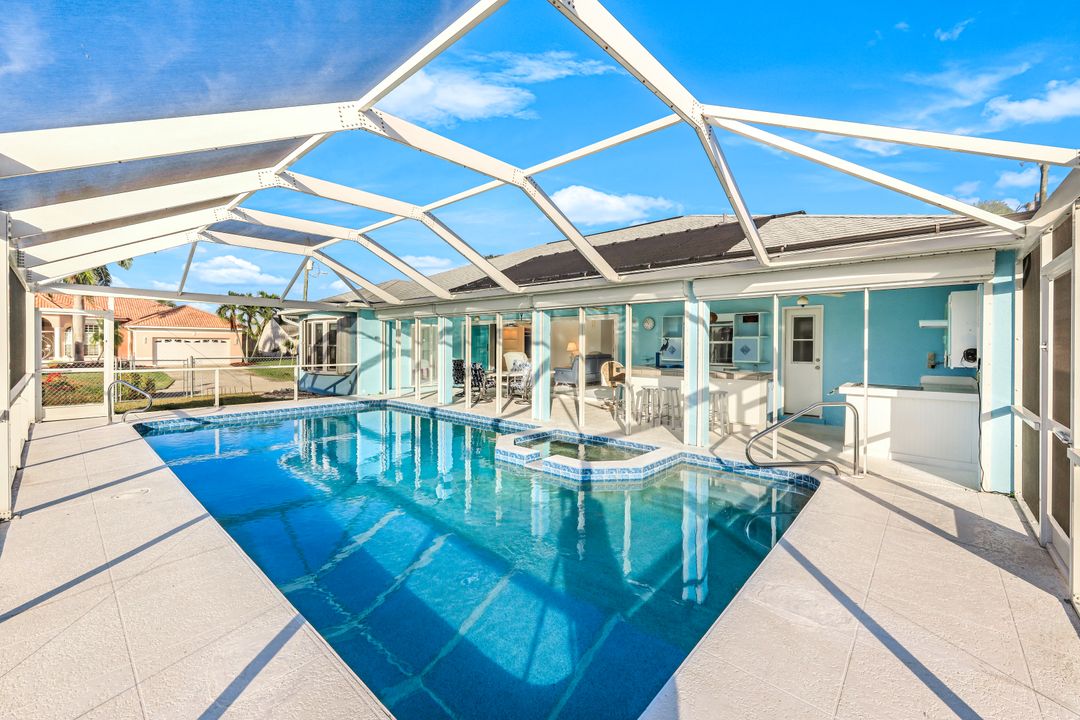 3034 SE 10th Pl, Cape Coral, FL 33904