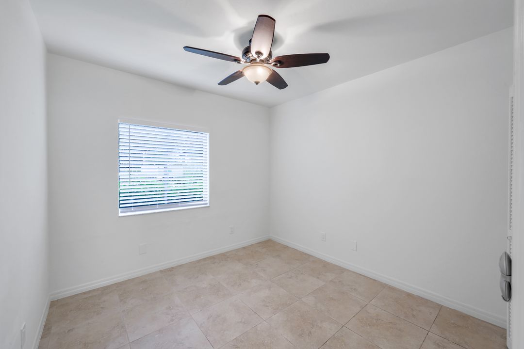 2731 Citrus Lake Dr #G101, Naples, FL 34109