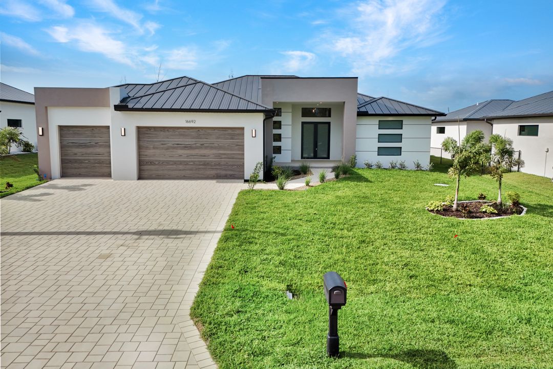 16692 Liggett Cir, Port Charlotte, FL 33981