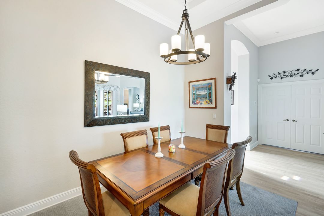 9127 Crystal Ct, Naples, FL 34120