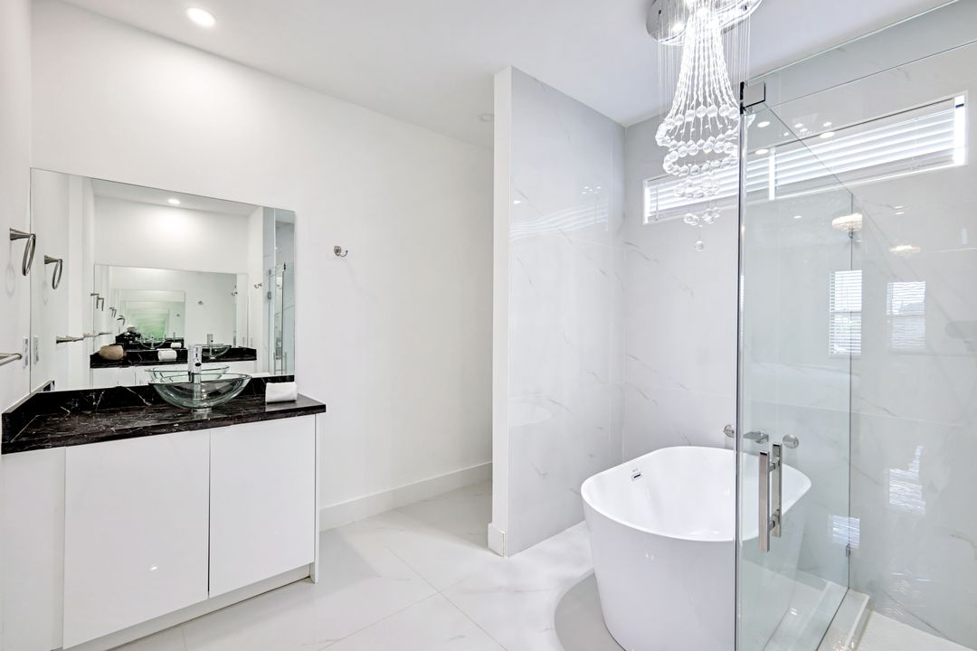 502 SW 25th Pl, Cape Coral, FL 33991