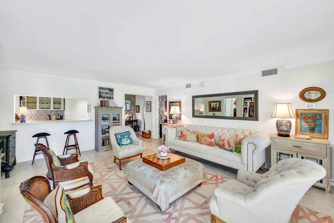5637 Turtle Bay Dr #17, Naples, FL 34108