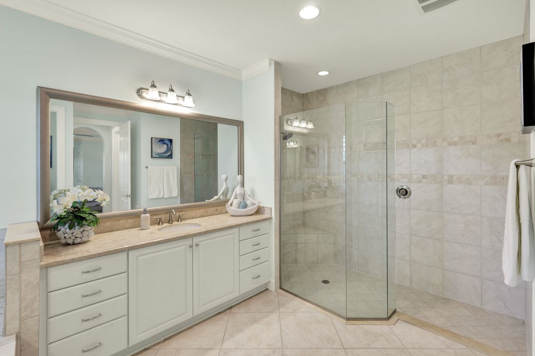 4560 Colony Villas Dr #1701, Bonita Springs, FL 34134