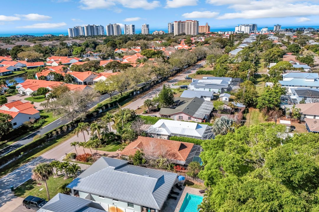 737 91st Ave N, Naples, FL 34108