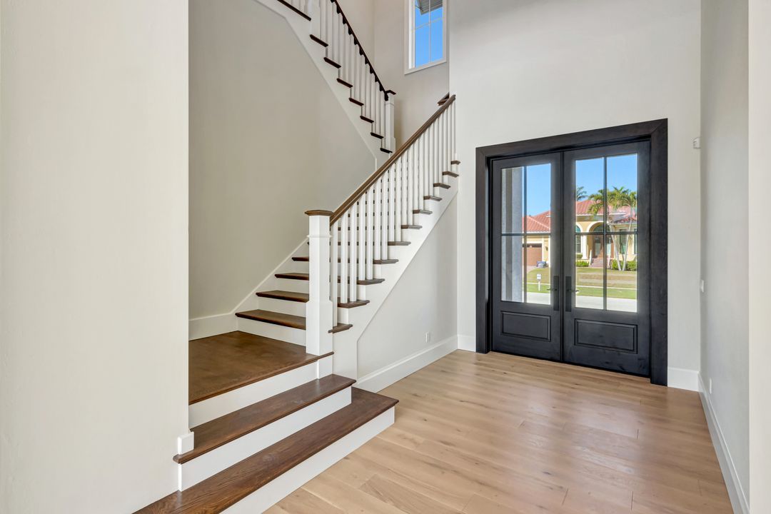 860 Banyan Ct, Marco Island, FL 34145