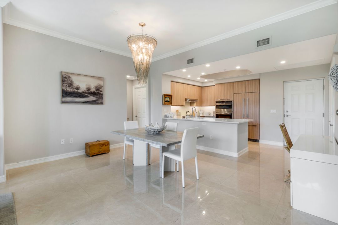 2728 Tiburon Blvd E #403, Naples, FL 34109