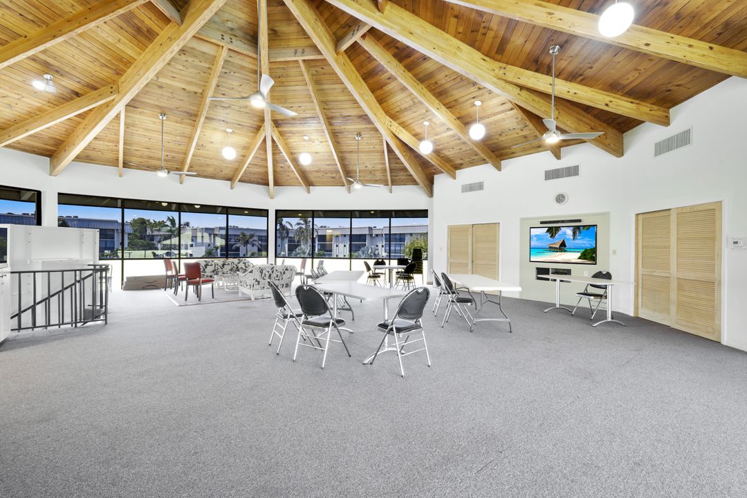 788 Park Shore Dr #E31, Naples, FL 34103