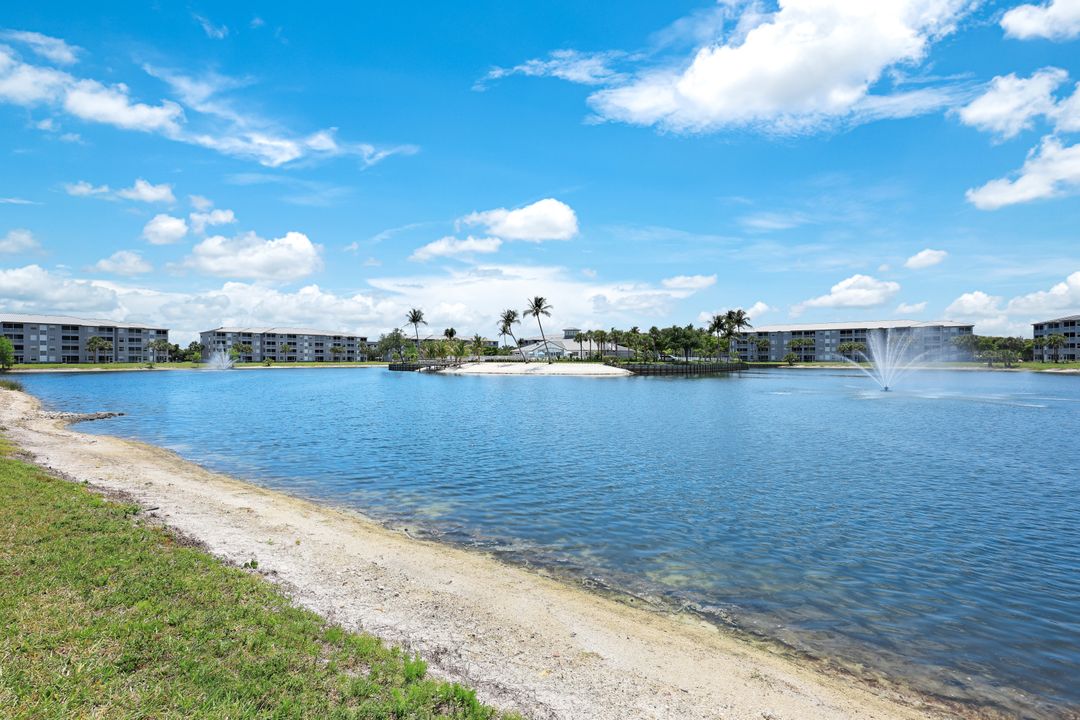 16635 Lake Cir Dr #614, Fort Myers, FL 33908
