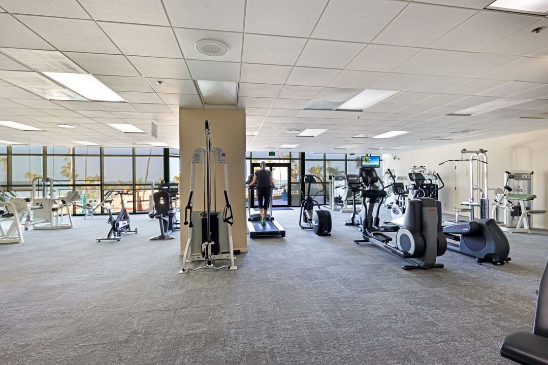 4651 Gulf Shore Blvd N #701, Naples, FL 34103