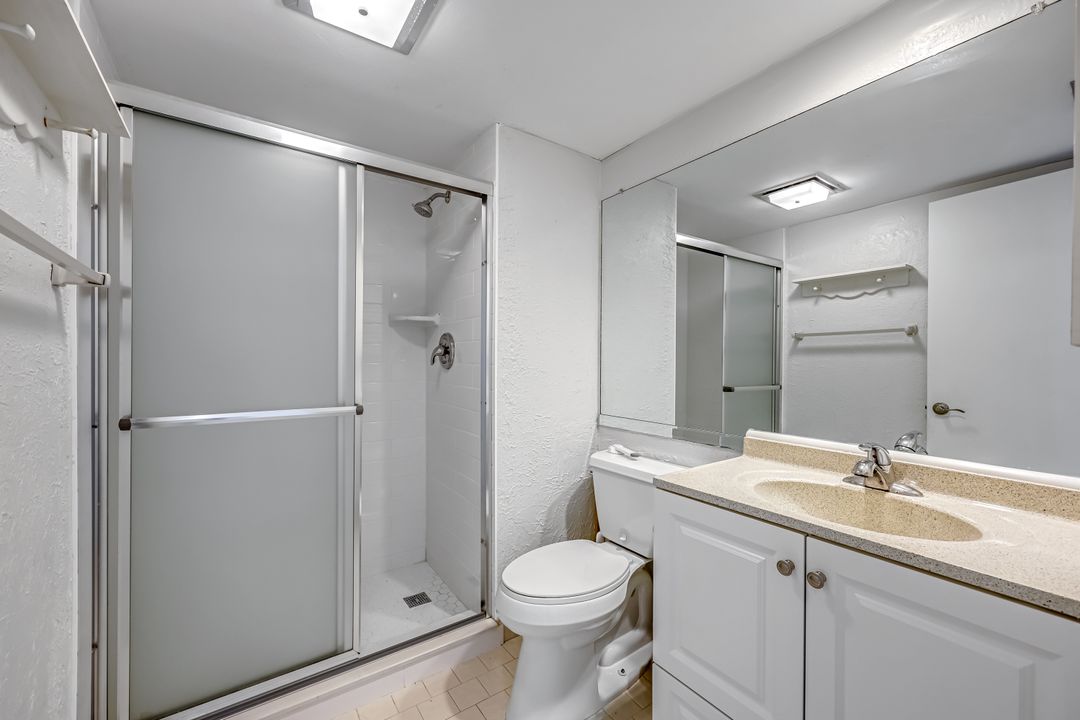 537 Lake Louise Cir #203, Naples, FL 34110