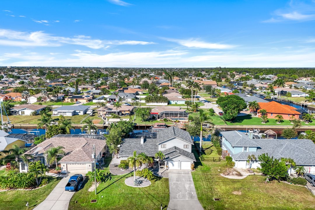2215 SE 15th St, Cape Coral, FL 33990