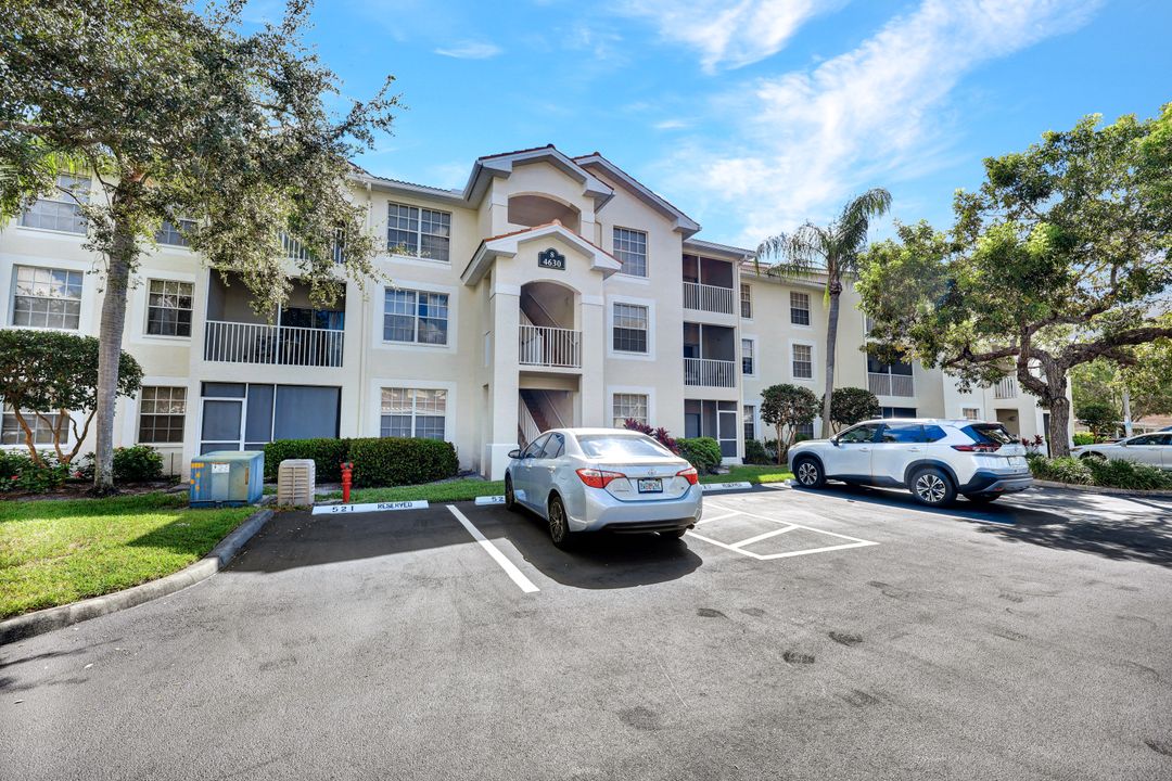 4630 St Croix Ln #831, Naples, FL 34109