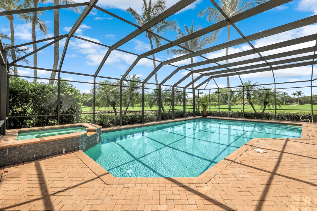 2861 Capistrano Way, Naples, FL 34105