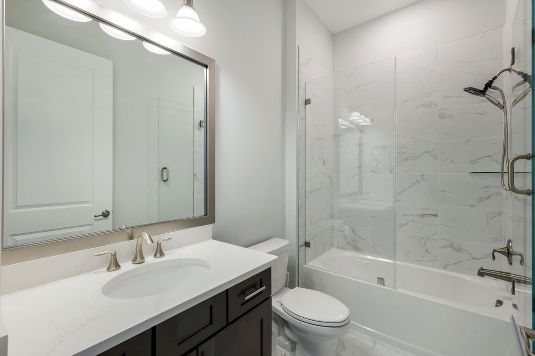 2488 Breakwater Wy #13-201, Naples, FL 34112