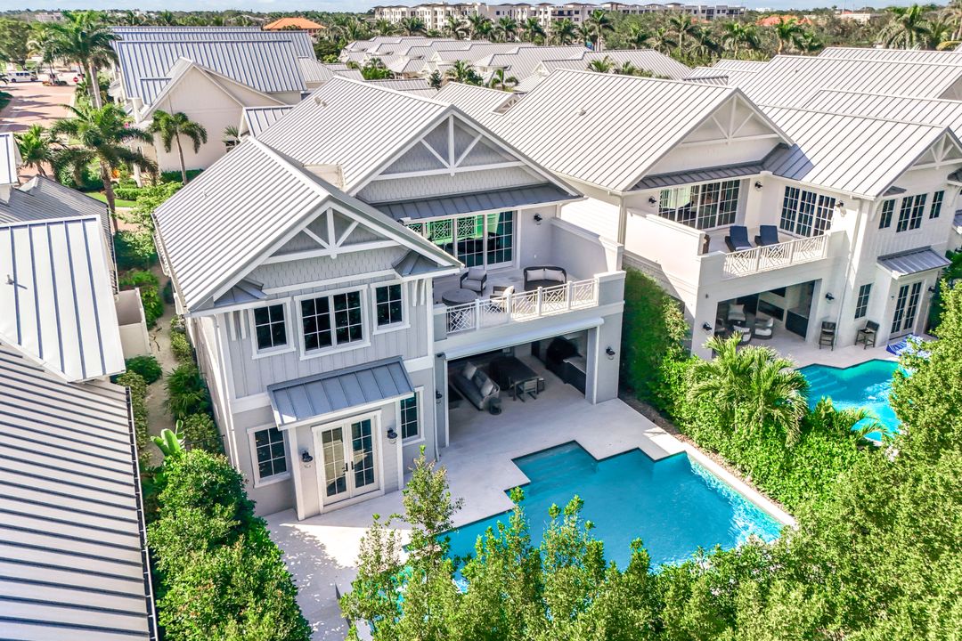 91 14th St S, Naples, FL 34102