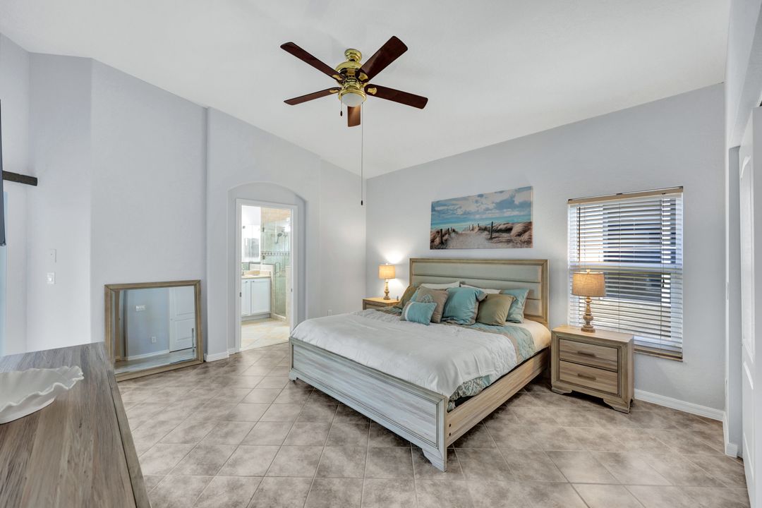227 Glen Eagle Cir, Naples, FL 34104