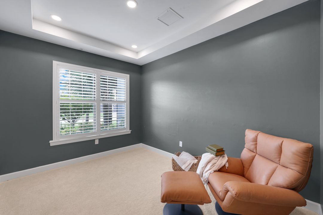 9151 Snowy Owl Wy, Naples, FL 34120