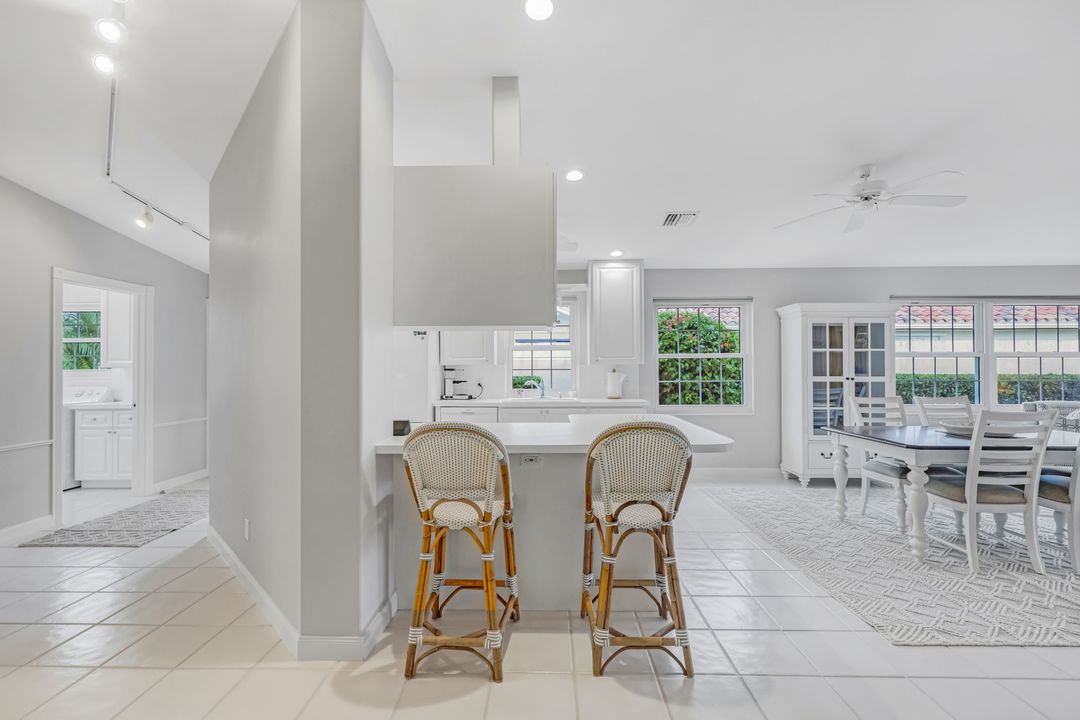 4142 Los Altos Ct, Naples, FL 34109
