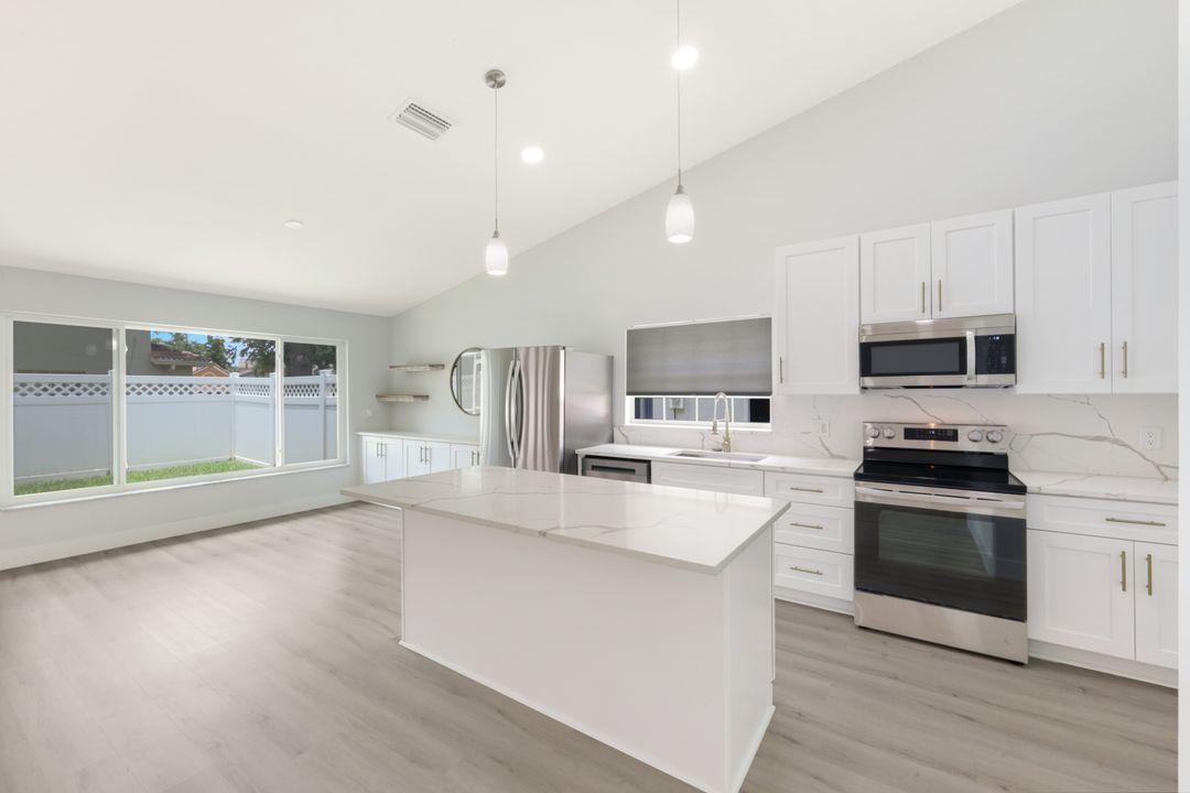 12800 Eagle Pointe Cir, Fort Myers, FL 33913