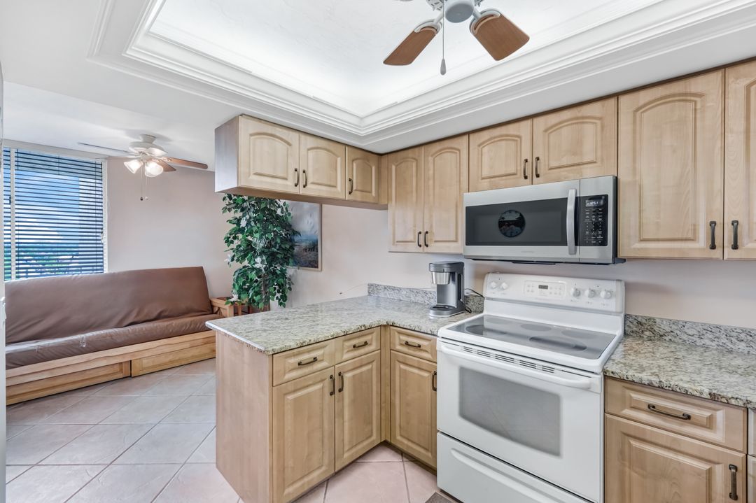 11118 Gulf Shore Dr #803, Naples, FL 34108