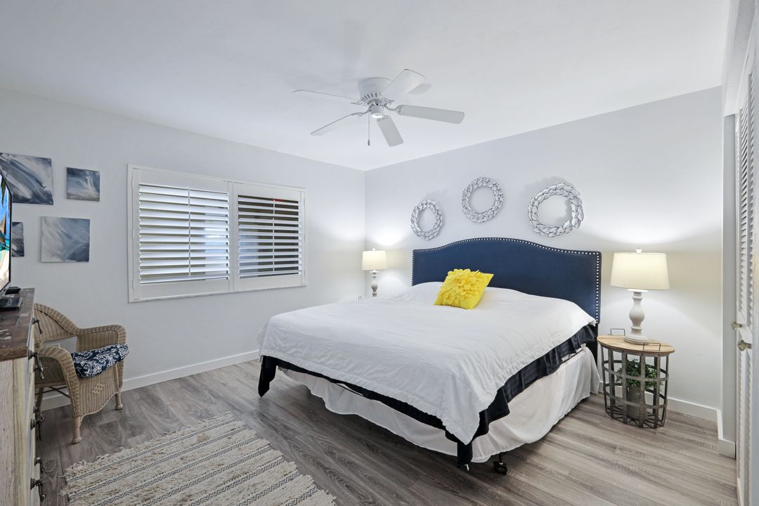 15191 Cedarwood Ln, Naples, FL 34110