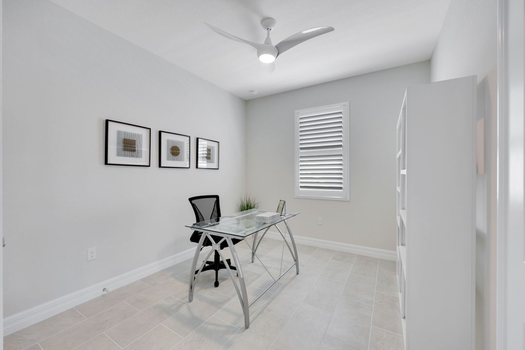 303 Indies Dr E #201, Naples, FL 34114