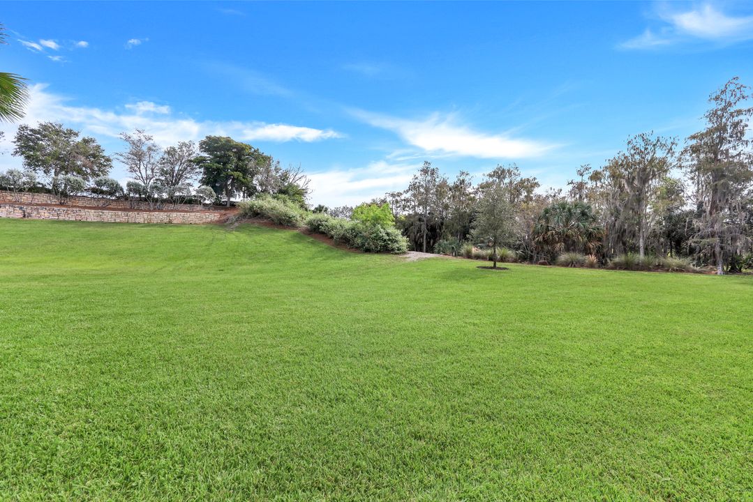 16348 Viansa Wy, Naples, FL 34110