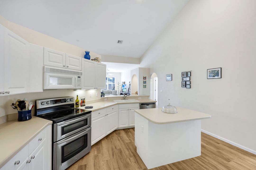 6374 Old Mahogany Ct, Naples, FL 34109