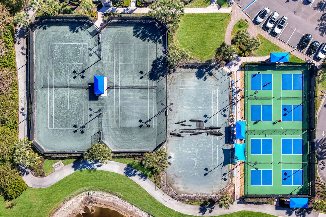 7121 Live Oak Dr, Naples, FL 34114