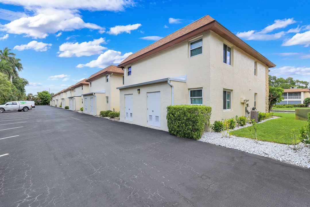 1155 Sandpiper St #D8, Naples, FL 34102