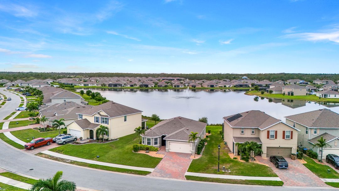 3440 Cancun Ct, Cape Coral, FL 33909