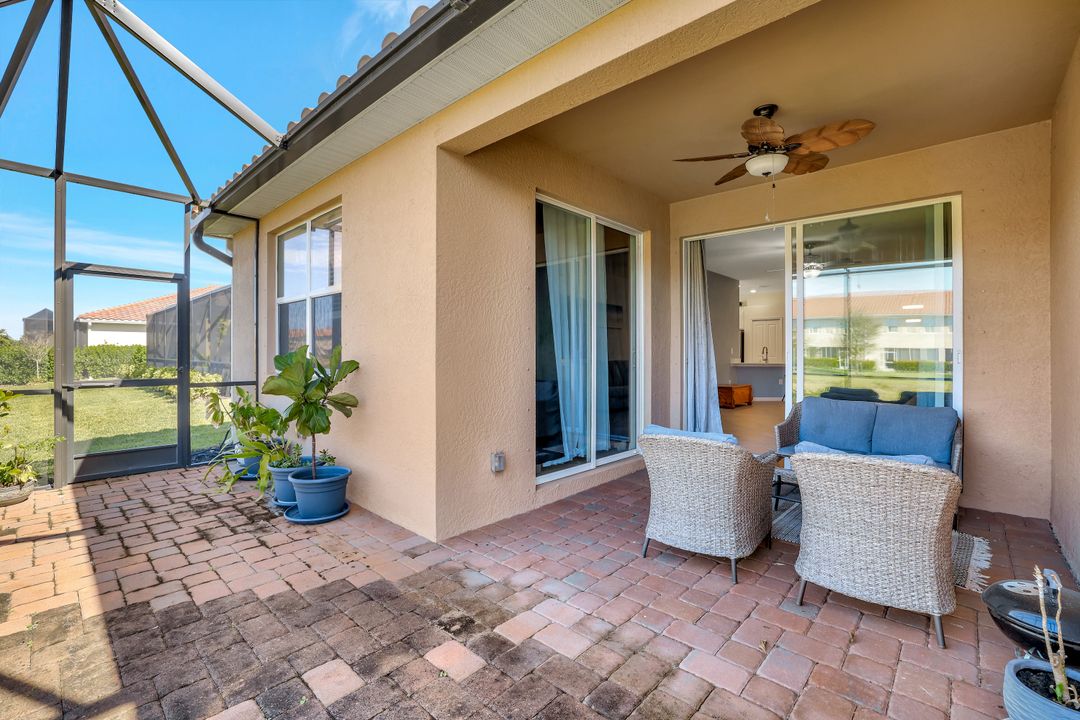 2567 Vine Ave, Naples, FL 34120