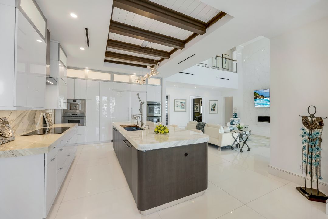309 Neapolitan Way, Naples, FL 34103