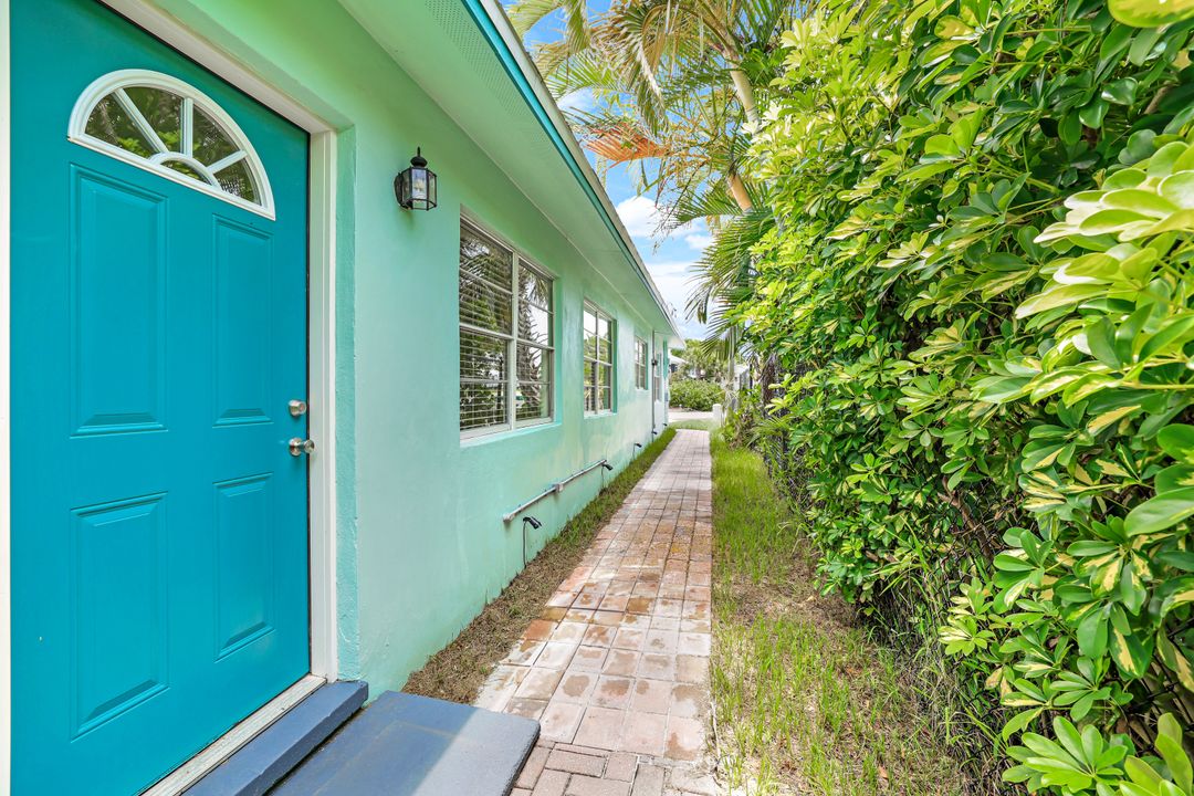 527 Goodland Dr, Marco Island, FL 34145