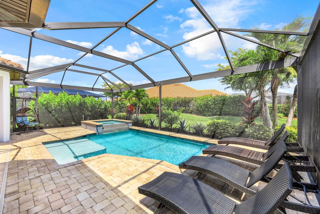 9147 Trivoli Ter, Naples, FL 34119