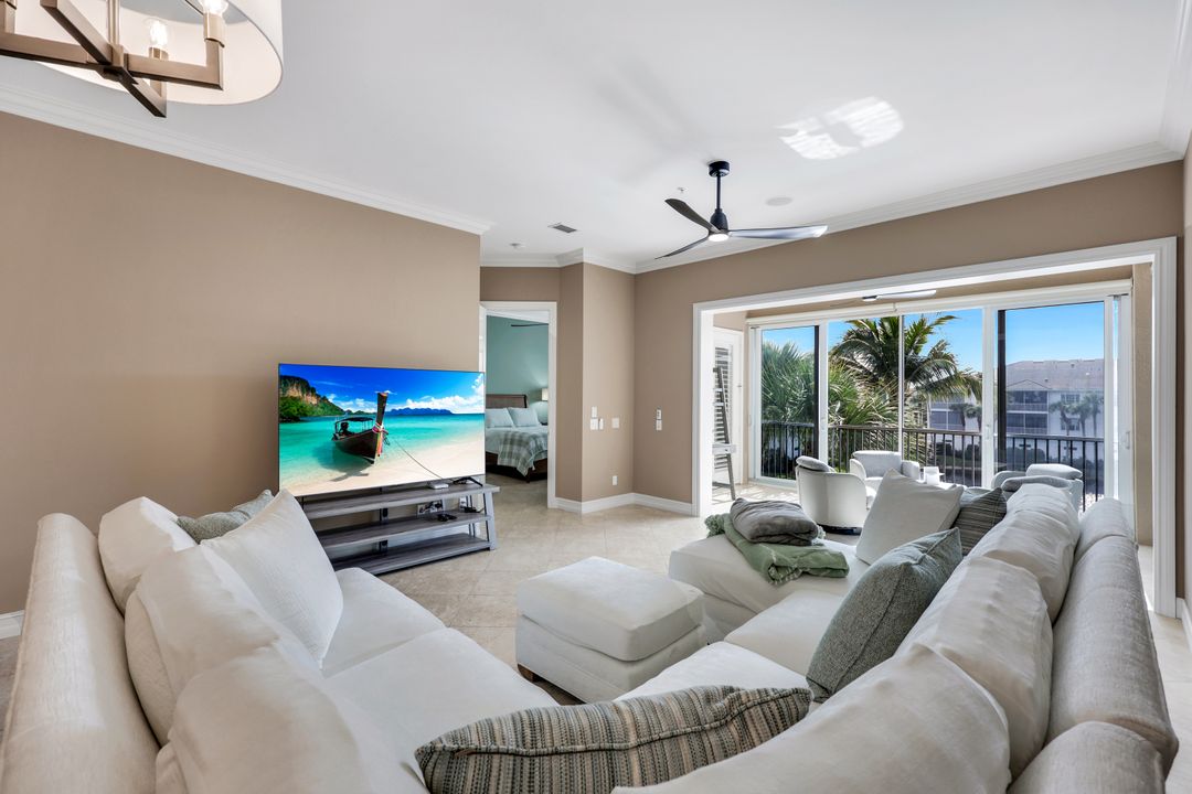 795 Bentwater Cir #204, Naples, FL 34108