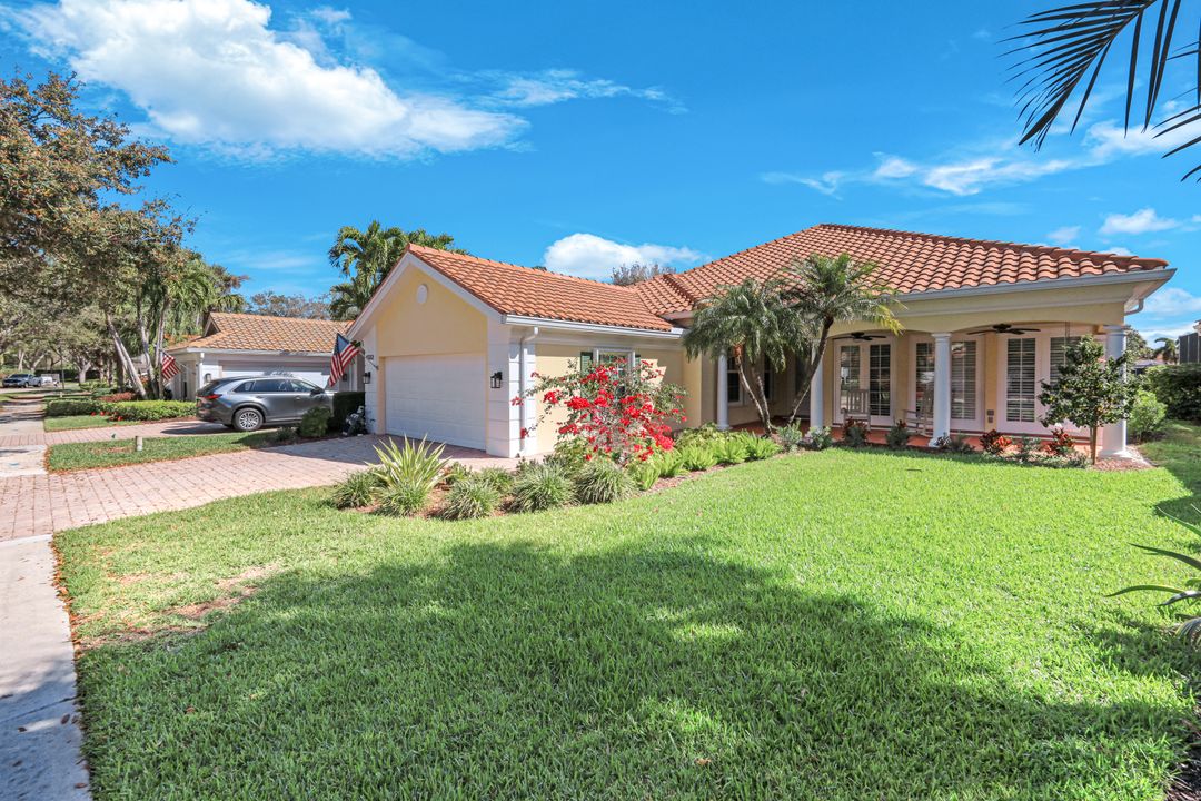 4322 Queen Elizabeth Way, Naples, FL 34119