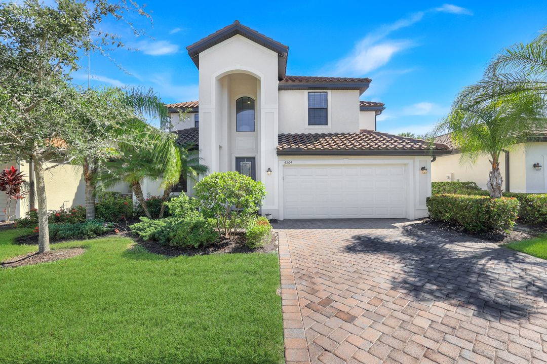4264 Raffia Palm Cir, Naples, FL 34119