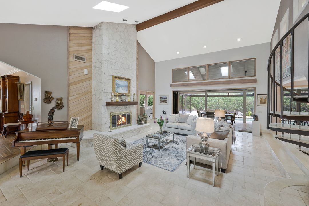 730 Bay Tree Ct, Naples, FL 34108