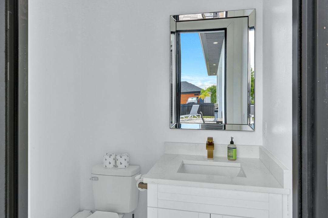 636 NE 8th Terrace, Cape Coral, FL 33909