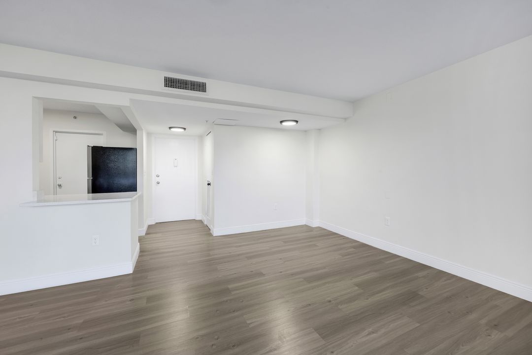 20 W Lucerne Cir #609, Orlando, FL 32801