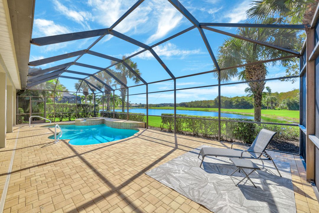 11982 Heather Woods Ct, Naples, FL 34120