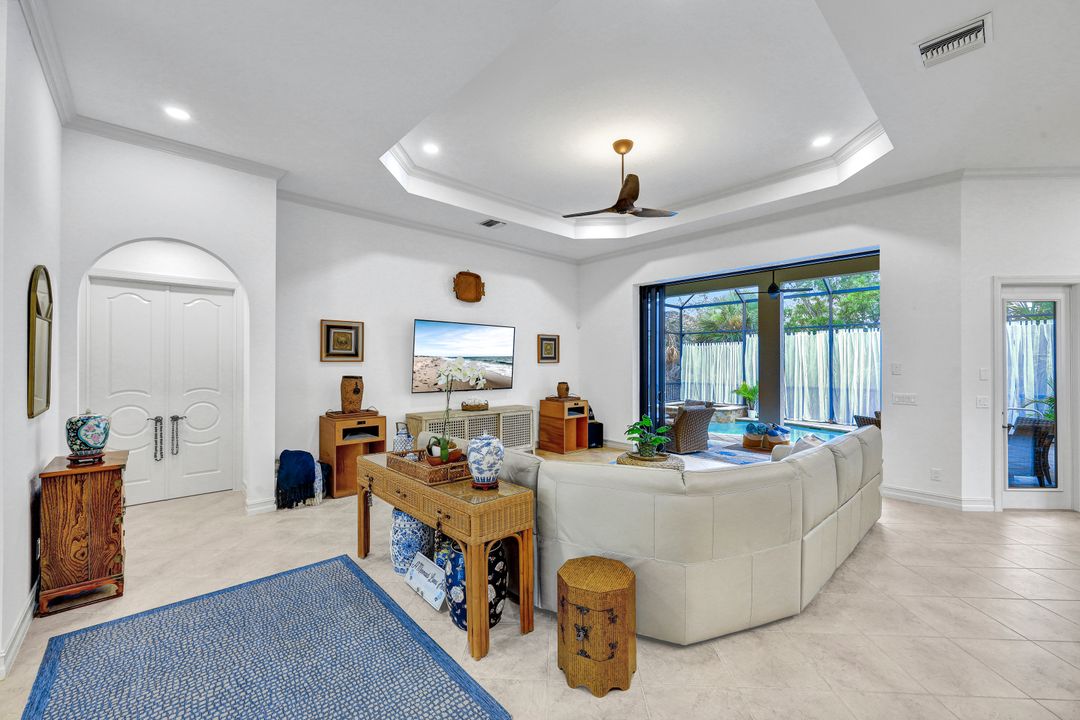 350 Gumbo Limbo Ln, Marco Island, FL 34145