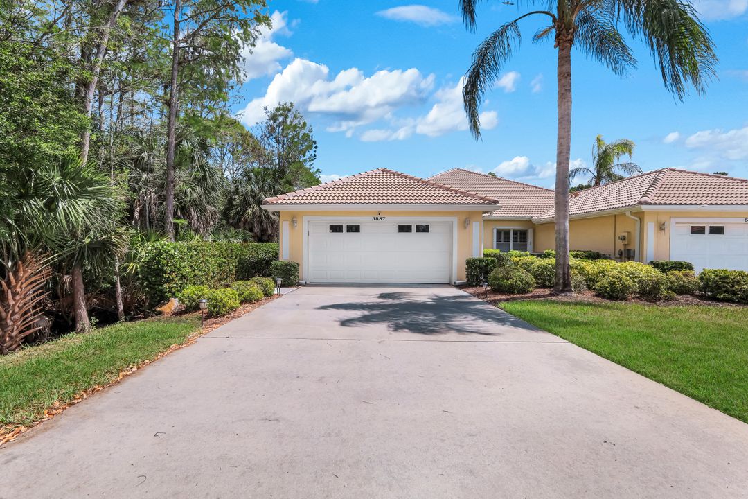 5887 Northridge Dr N, Naples, FL 34110